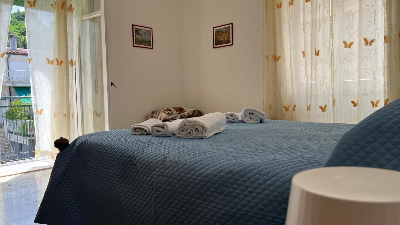 Amelia A Mare Apartment Paola Luaran gambar