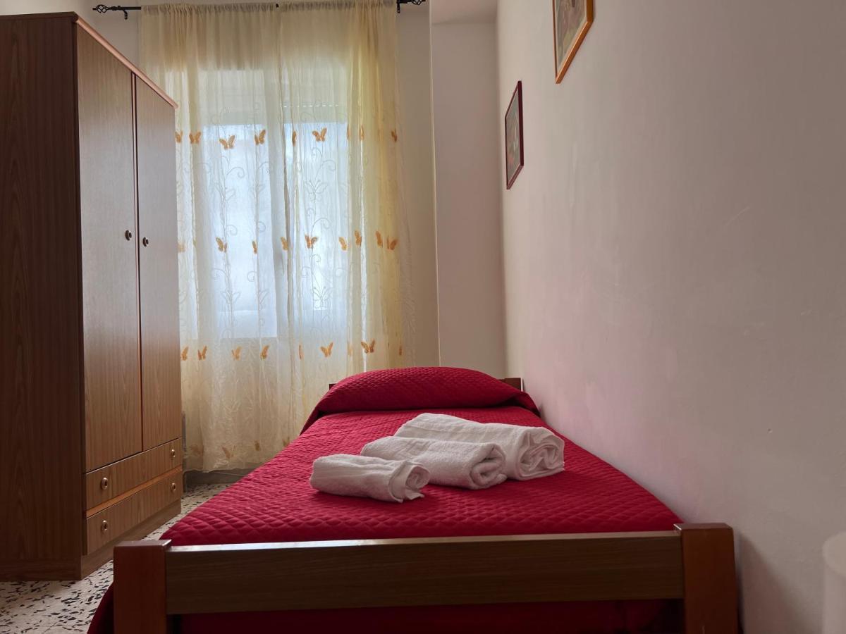 Amelia A Mare Apartment Paola Luaran gambar